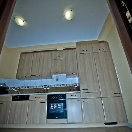 Ibolja Apartment *