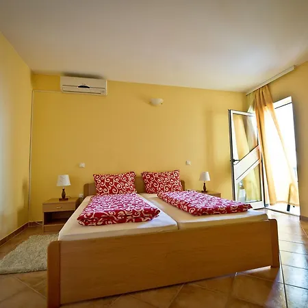 Ibolja Apartment